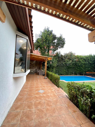 Arriendo Casa 5D 3B 1E 1B Los Dominicos - Las Condes