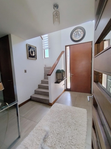 Arriendo Casa 4D en suite Walk-in cl&oacute;set 4B 3E Chicureo - Colina