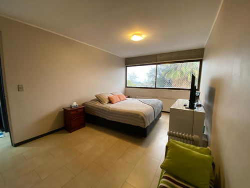 Arriendo Casa NO 5D en suite Walk-in cl&oacute;set 5B 3E Los Dominicos - Las Condes