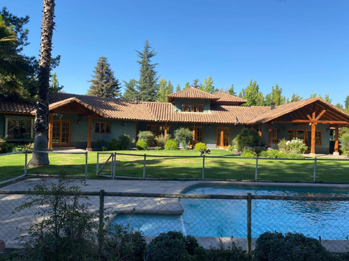 Venta Casa NO 6D en suite Walk-in cl&oacute;set 4B 4E 1B Chicureo - Colina