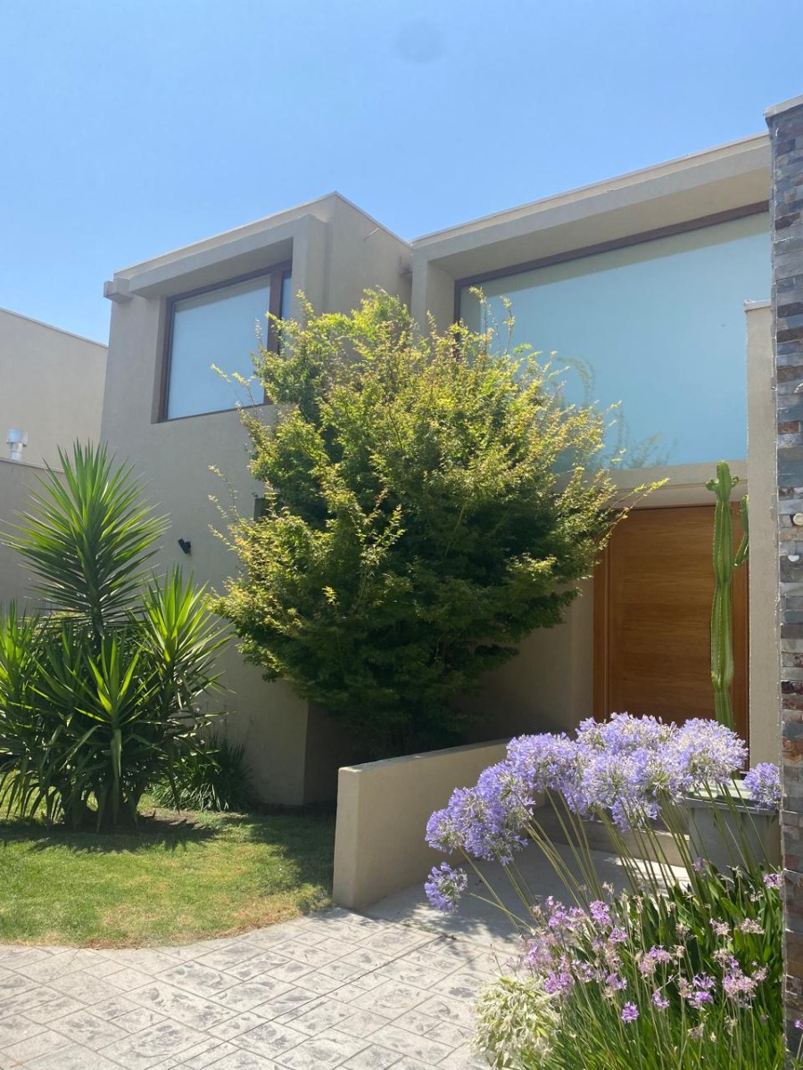 Venta Casa NOSP 6D en suite Walk-in cl&oacute;set 5B 4E 1Bd Chicureo - Colina