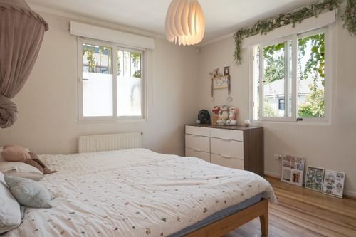 Venta Casa NOSP 5D en suite 4B 1E 1B Barrio El Golf - Las Condes