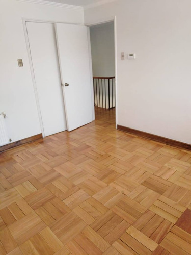 Arriendo Casa 4D 3B 2E 1B Metro Bilbao - Providencia