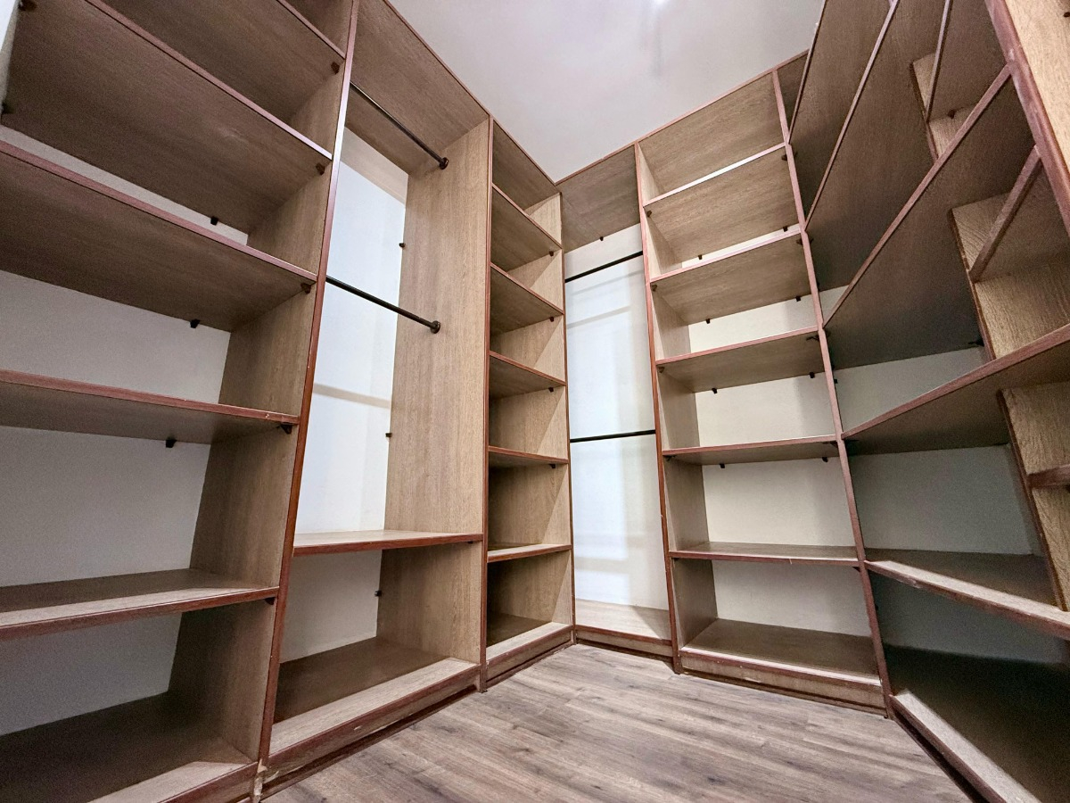 Venta Casa NP 4D en suite Walk-in cl&oacute;set 4B 5E 2Bd Chicureo - Colina