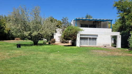 Arriendo Casa 6D en suite Walk-in cl&oacute;set 6B 6E 1B Chicureo - Colina