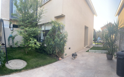 Arriendo Casa NP 4D 3B 1E 1B Chicureo - Colina