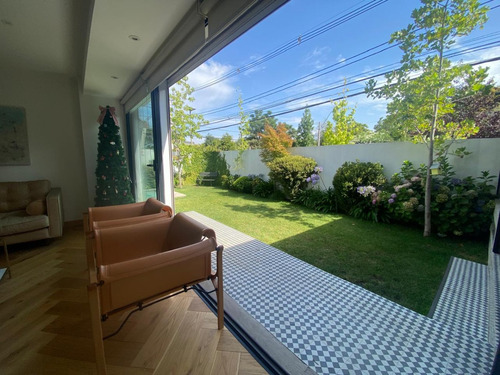 Venta Casa NOSP 4D en suite Walk-in cl&oacute;set 4B 2E 1B Rotonda Atenas - Las Condes