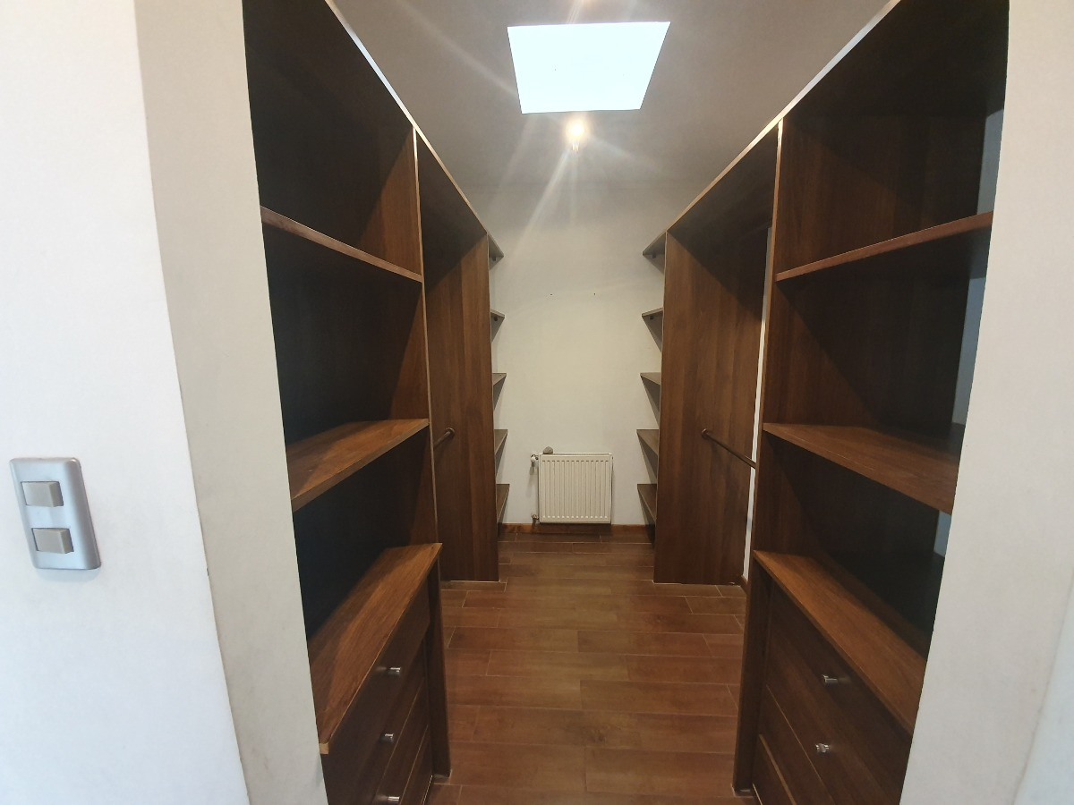 Arriendo Casa NOSP 5D en suite Walk-in cl&oacute;set 5B 10E 1Bd Chicureo - Colina