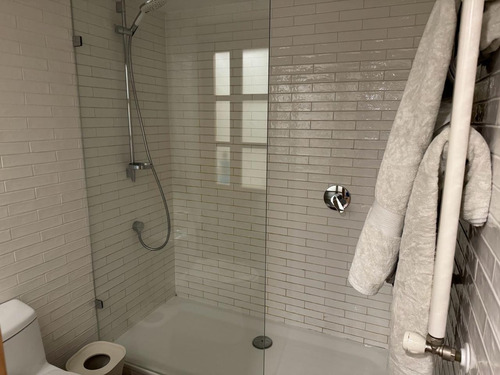 Arriendo Departamento O 4D en suite Walk-in cl&oacute;set 3B 1E 1B Barrio El Golf - Las Condes