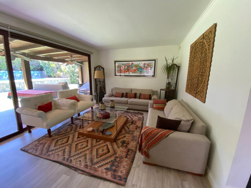 Arriendo Casa O 3D en suite Walk-in cl&oacute;set 4B 2E 1B Chicureo - Colina