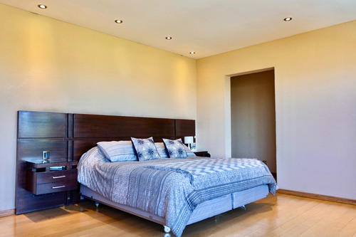 Venta Casa SO 6D en suite Walk-in cl&oacute;set 5B 4E 1B Los Dominicos - Las Condes