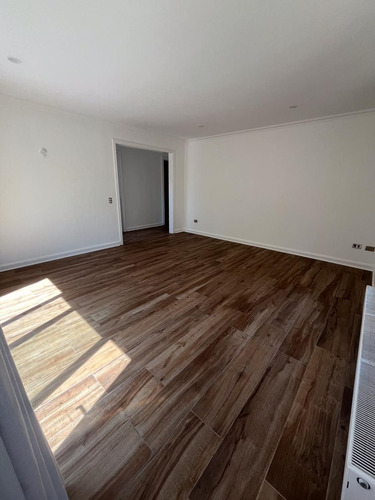 Arriendo Casa NO 2D 1B 2E Los Dominicos - Las Condes