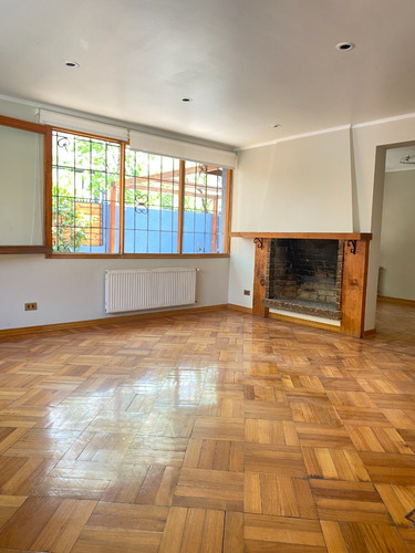 Arriendo Casa NP 3D 2B 2E 1B  - Las Condes