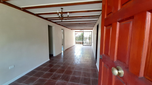 Arriendo Casa 3D en suite Walk-in cl&oacute;set 2B 2E 1B Col&oacute;n Oriente - Vital Apoquindo - Las Condes