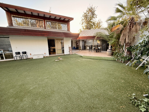 Arriendo Casa 5D en suite 4B 3E 1B Los Dominicos - Las Condes