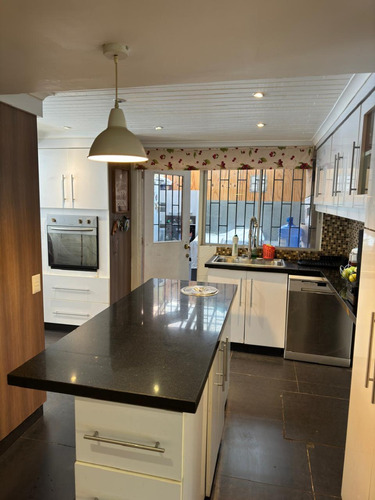 Arriendo Casa 5D Walk-in cl&oacute;set 3B 4E 1B Col&oacute;n Oriente - Vital Apoquindo - Las Condes