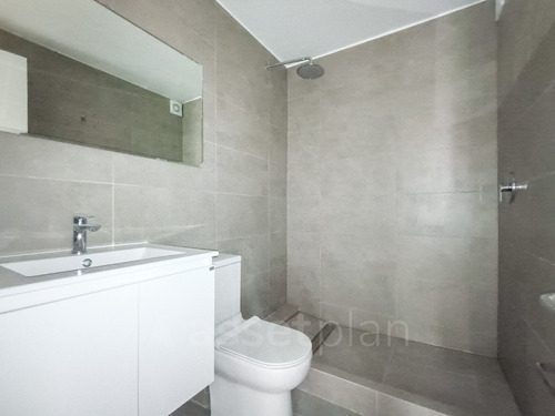 Arriendo Departamento O 2D en suite Walk-in cl&oacute;set 2B Barrio El Golf - Las Condes