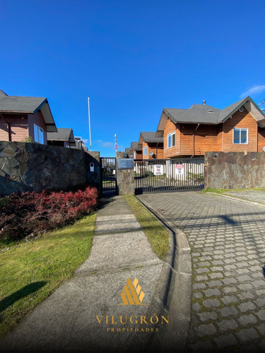 Venta Casa S 3D en suite 3B 2E 1B Centro de Puerto Varas - Puerto Varas