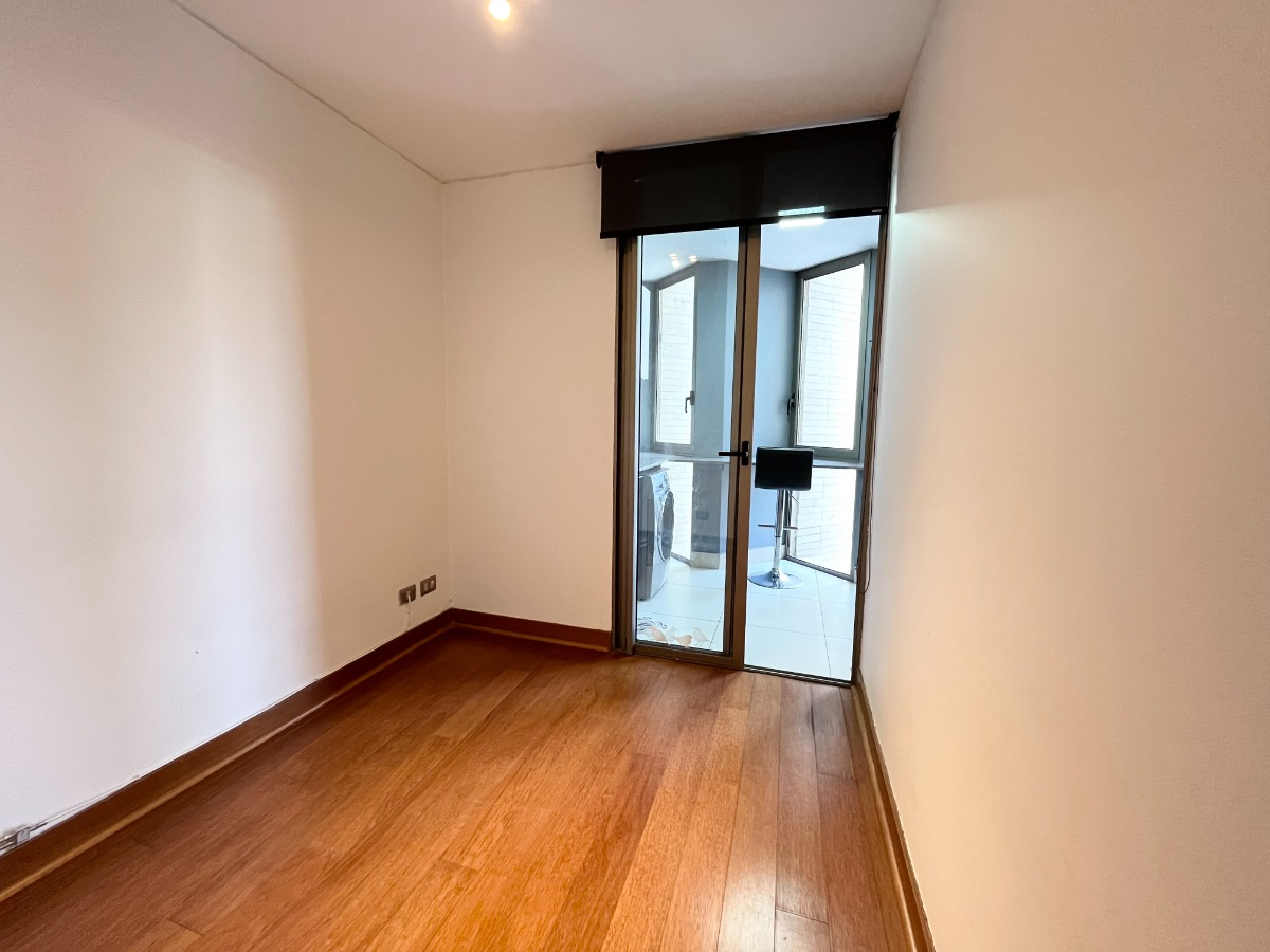 Arriendo Departamento S 4D en suite Walk-in cl&oacute;set 3B 2E 1Bd Barrio El Golf - Las Condes