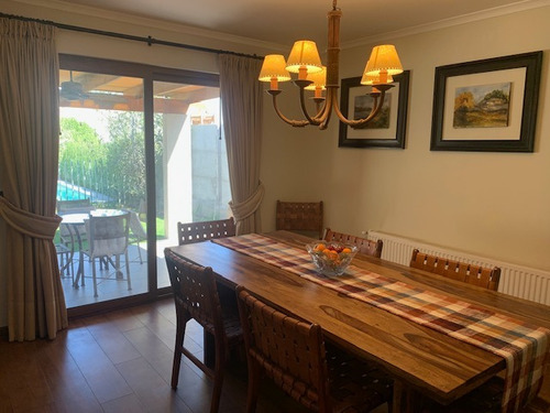 Venta Casa NOSP 4D en suite Walk-in cl&oacute;set 4B 6E 1B Chicureo - Colina