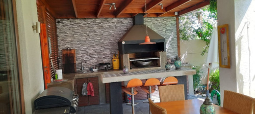 Venta Casa NO 5D en suite Walk-in cl&oacute;set 4B 2E 1B Chicureo - Colina