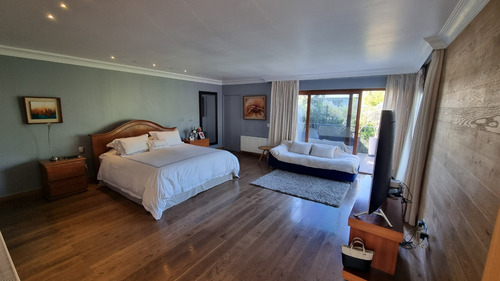 Venta Casa NO 5D en suite Walk-in cl&oacute;set 5B 10E 2B Los Dominicos - Las Condes