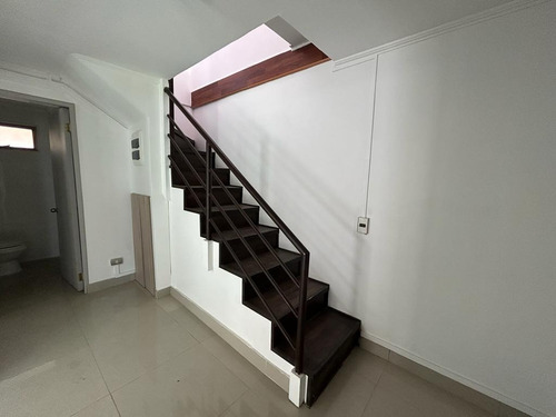 Arriendo Casa NO 3D 2B 2E Los Dominicos - Las Condes