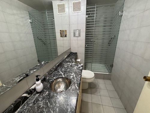 Arriendo Departamento 2D en suite Walk-in cl&oacute;set 2B 1E 1B Barrio El Golf - Las Condes