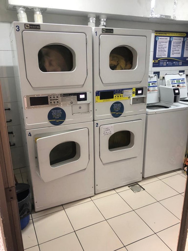 Arriendo Departamento O 2D en suite Walk-in cl&oacute;set 2B 1E 1B Barrio El Golf - Las Condes