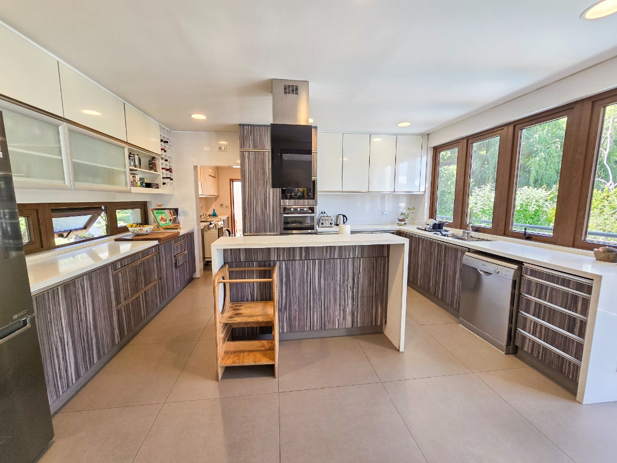 Venta Casa SO 5D en suite Walk-in cl&oacute;set 5B 2E 2Bd El Array&aacute;n - Lo Barnechea