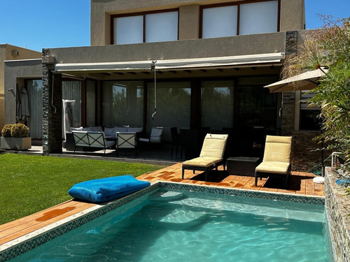 Venta Casa SO 4D en suite Walk-in cl&oacute;set 3B 2E 1B Chicureo - Colina