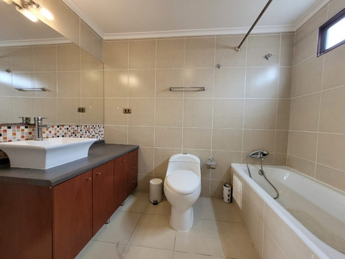 Arriendo Casa 5D en suite Walk-in cl&oacute;set 4B 2E Metro Hernando de Magallanes - Las Condes