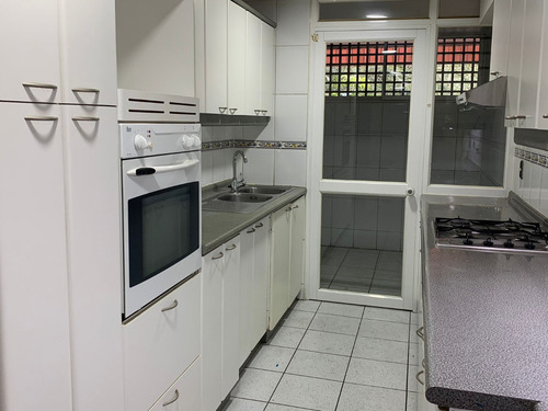 Arriendo Departamento NO 3D en suite 2B 2E 1B Col&oacute;n Oriente - Vital Apoquindo - Las Condes