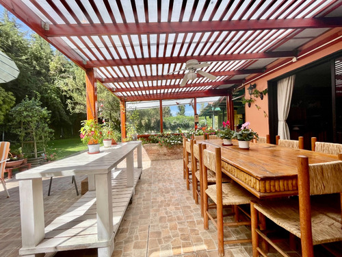 Venta Casa NOSP 4D en suite Walk-in cl&oacute;set 3B 8E 1B Chicureo - Colina