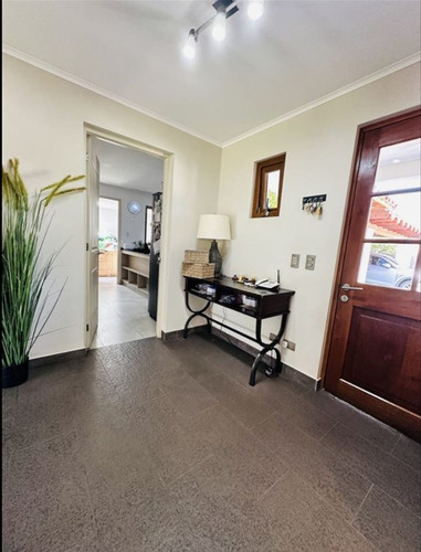 Arriendo Casa NO 4D en suite Walk-in cl&oacute;set 4B 6E 1B Chicureo - Colina