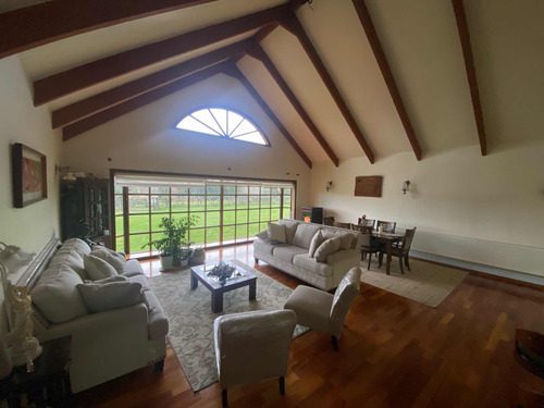 Arriendo Casa 3D 5B 3E 1B Monte Calvario - Puerto Varas