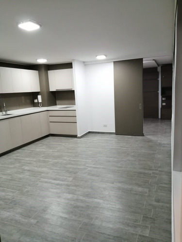 Arriendo Departamento 2D en suite 2B 1E 1B Los Dominicos - Las Condes