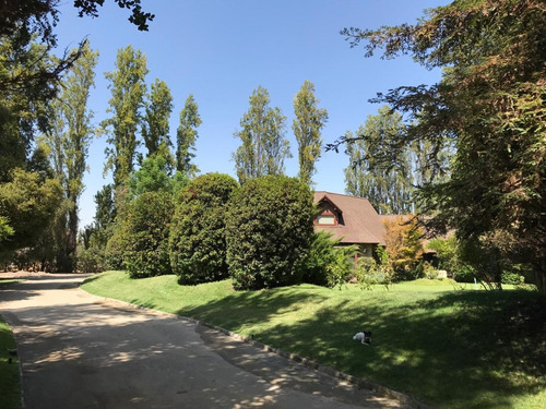 Venta Casa 6D Walk-in cl&oacute;set 5B 10E 1B Chicureo - Colina