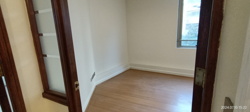 Arriendo Oficina 2B 1E Barrio El Golf - Las Condes