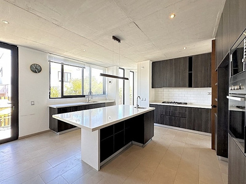 Arriendo Casa NO 5D en suite Walk-in cl&oacute;set 5B 5E Chicureo - Colina