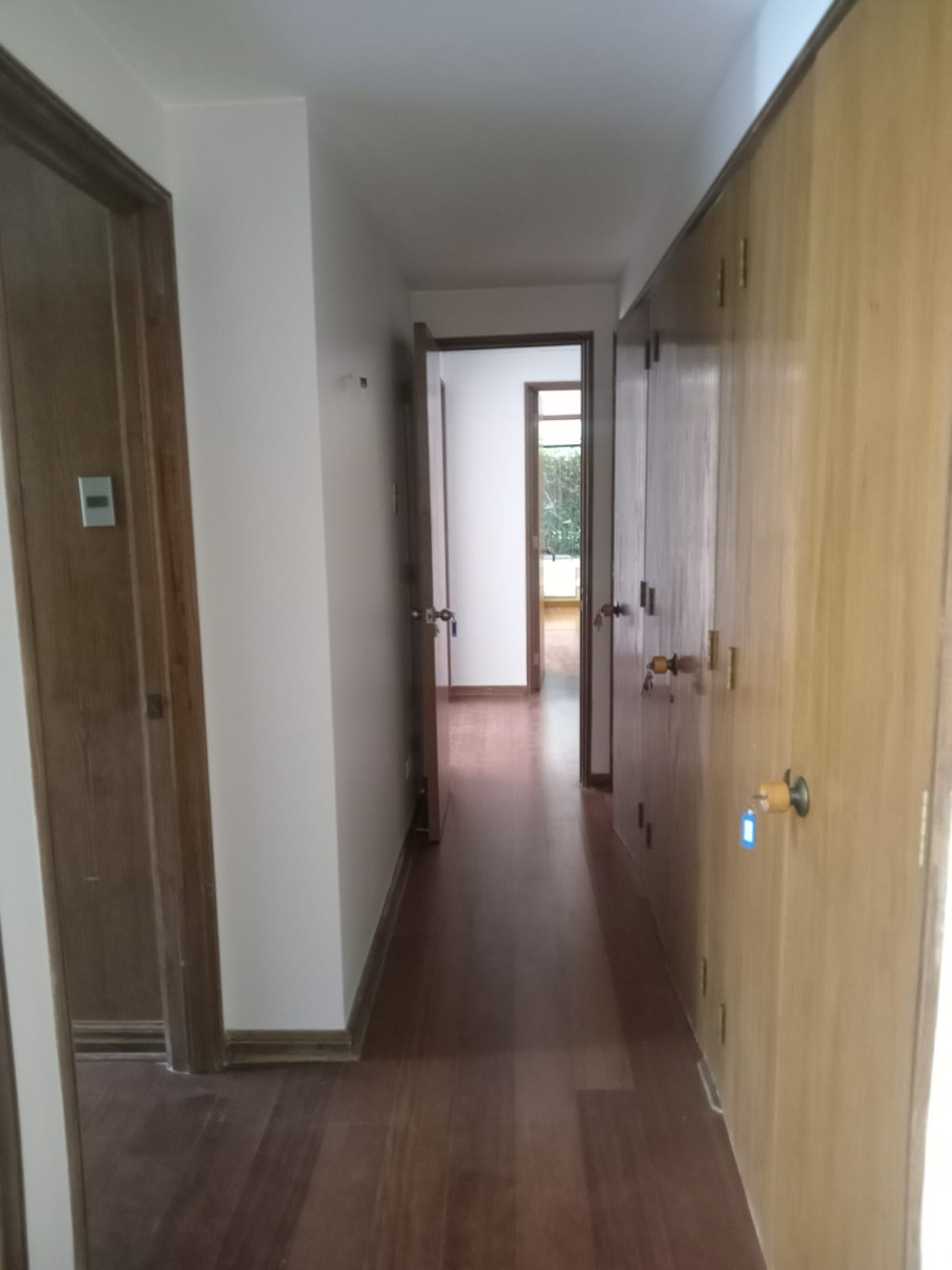 Arriendo Departamento SO 4D en suite 2B 2E 1Bd Barrio El Golf - Las Condes