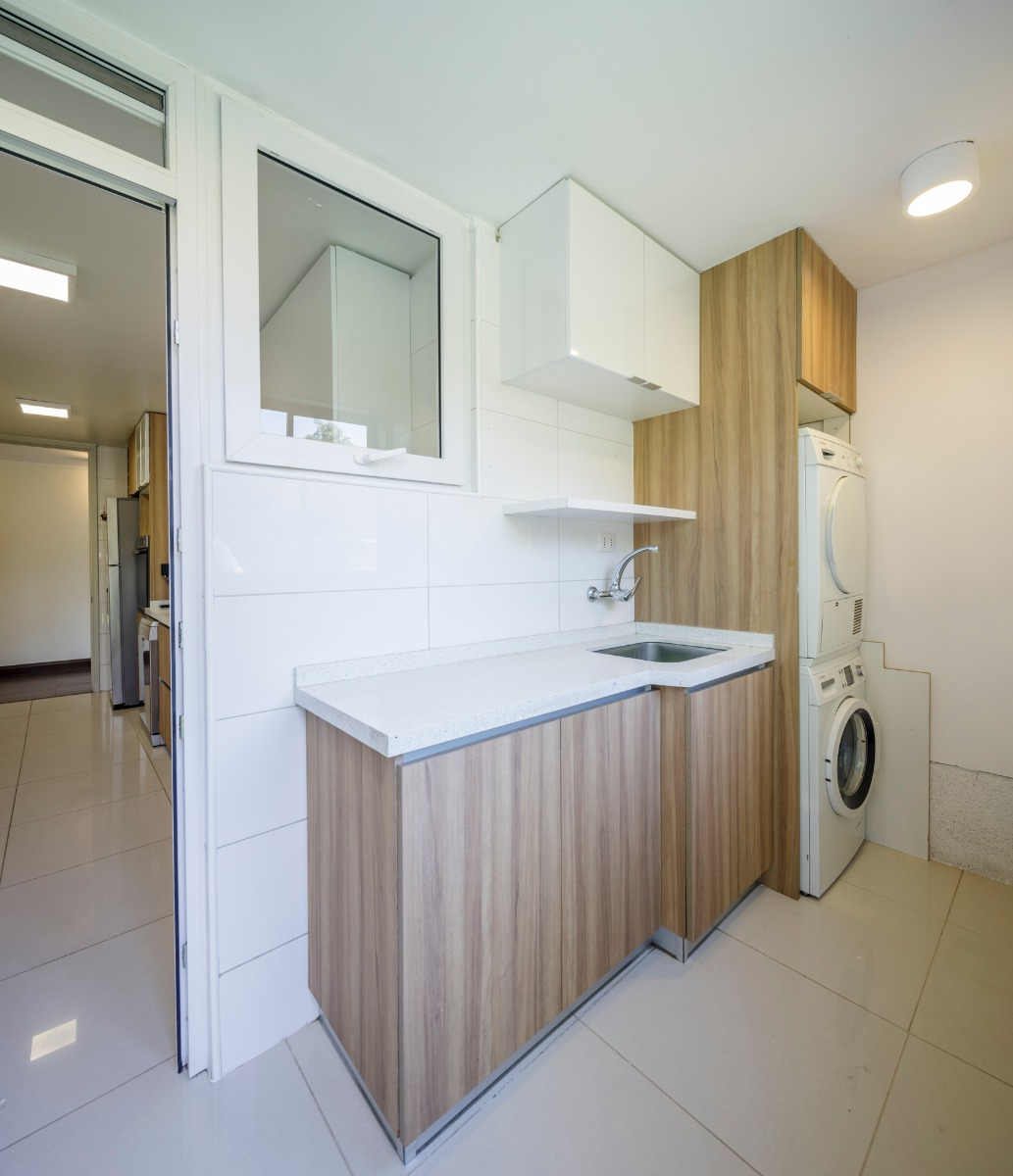 Venta Departamento NO 3D en suite Walk-in cl&oacute;set 3B 1E 1Bd San Carlos de Apoquindo - Las Condes