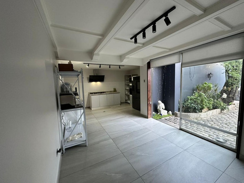 Arriendo Casa 6D en suite Walk-in cl&oacute;set 4B 4E 1B Metro Manquehue - Apumanque - Las Condes