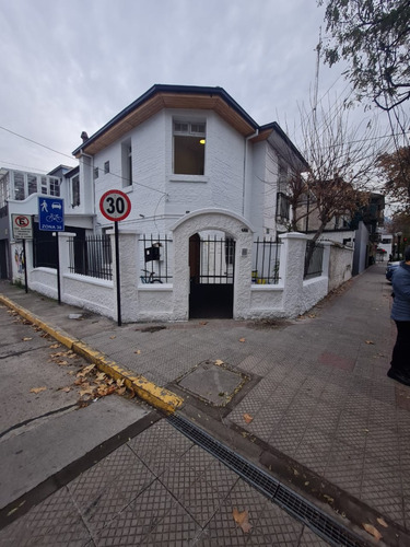 Arriendo Oficina SO 3B 1B Barrio Italia - Providencia