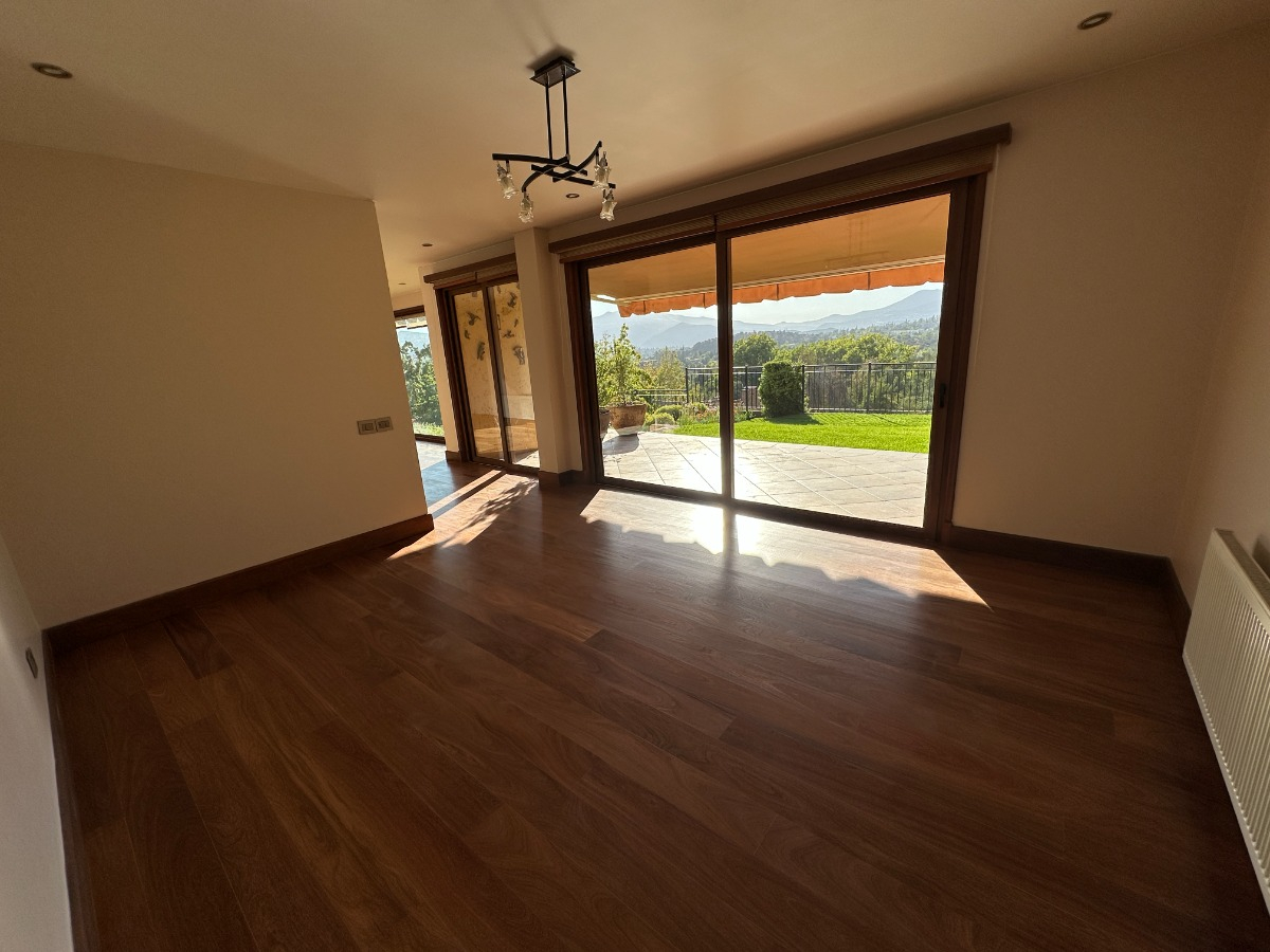 Venta Casa NO 5D en suite Walk-in cl&oacute;set 5B 5E 3Bd El Huinganal - Lo Barnechea