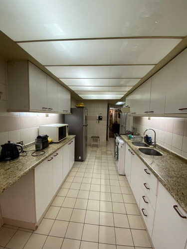 Venta Departamento 4D Walk-in cl&oacute;set 3B 1E 1B Barrio El Golf - Las Condes