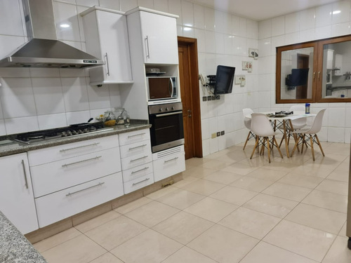 Venta Casa N 5D en suite Walk-in cl&oacute;set 5B 3E 2B San Carlos de Apoquindo - Las Condes