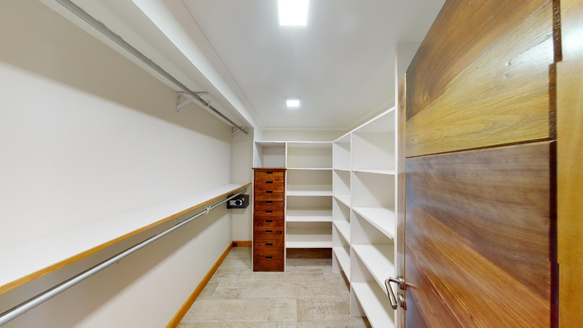 Arriendo Casa NO 3D en suite Walk-in cl&oacute;set 4B 3E 1Bd La Dehesa - Lo Barnechea