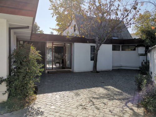 Arriendo Casa 5D en suite 4B 3E 1B Los Dominicos - Las Condes