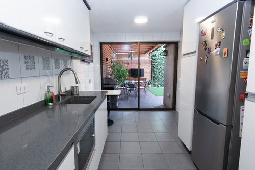 Venta Casa NOSP 4D en suite Walk-in cl&oacute;set 4B 3E 1B Carlos Ossand&oacute;n - La Reina